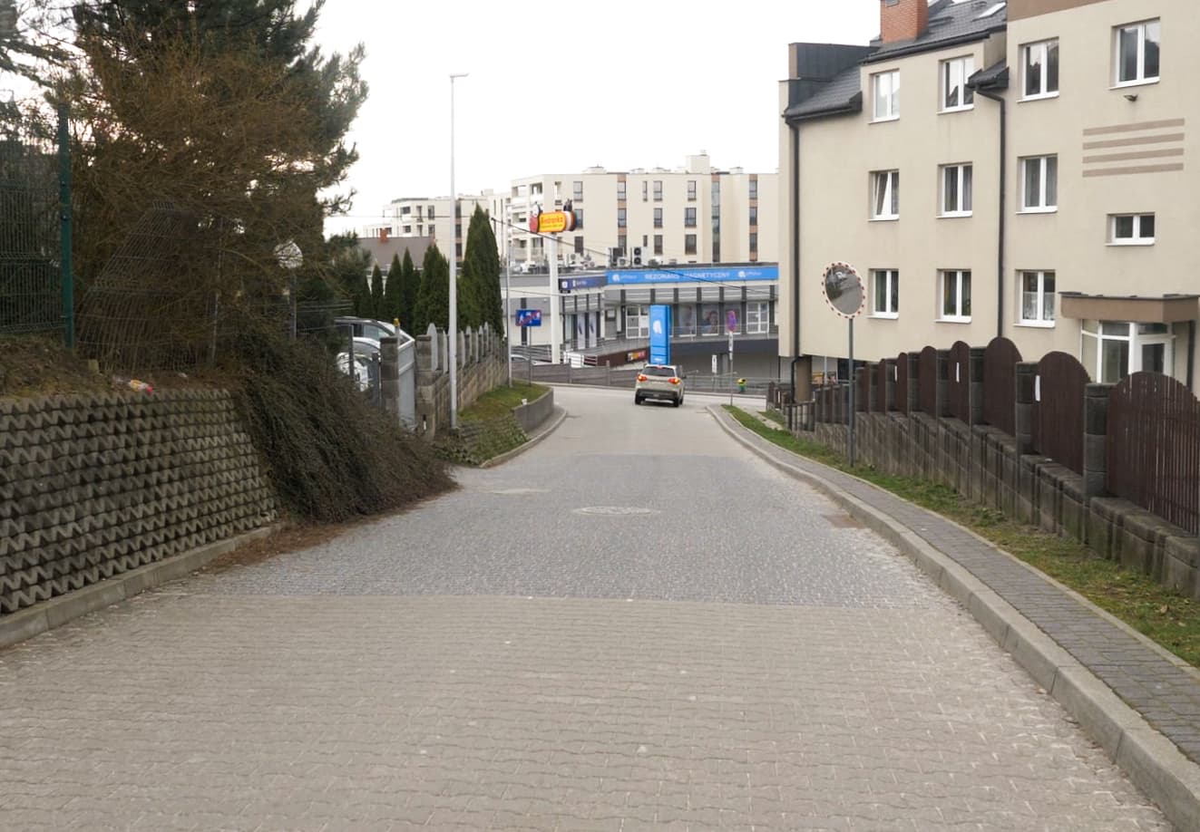 zdjęcie przedstawia ulicę